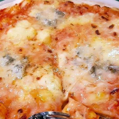 Pizza Ai 4 Formaggi