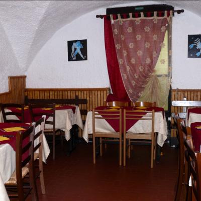  Lo Zodiaco Sala Interna.jpg